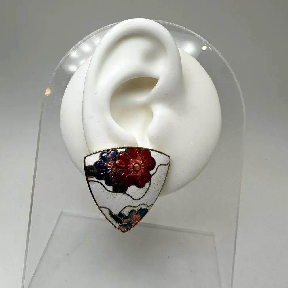 Stunning vintage trillion shaped Cloisonne white enamel with flowers‎ earrings!